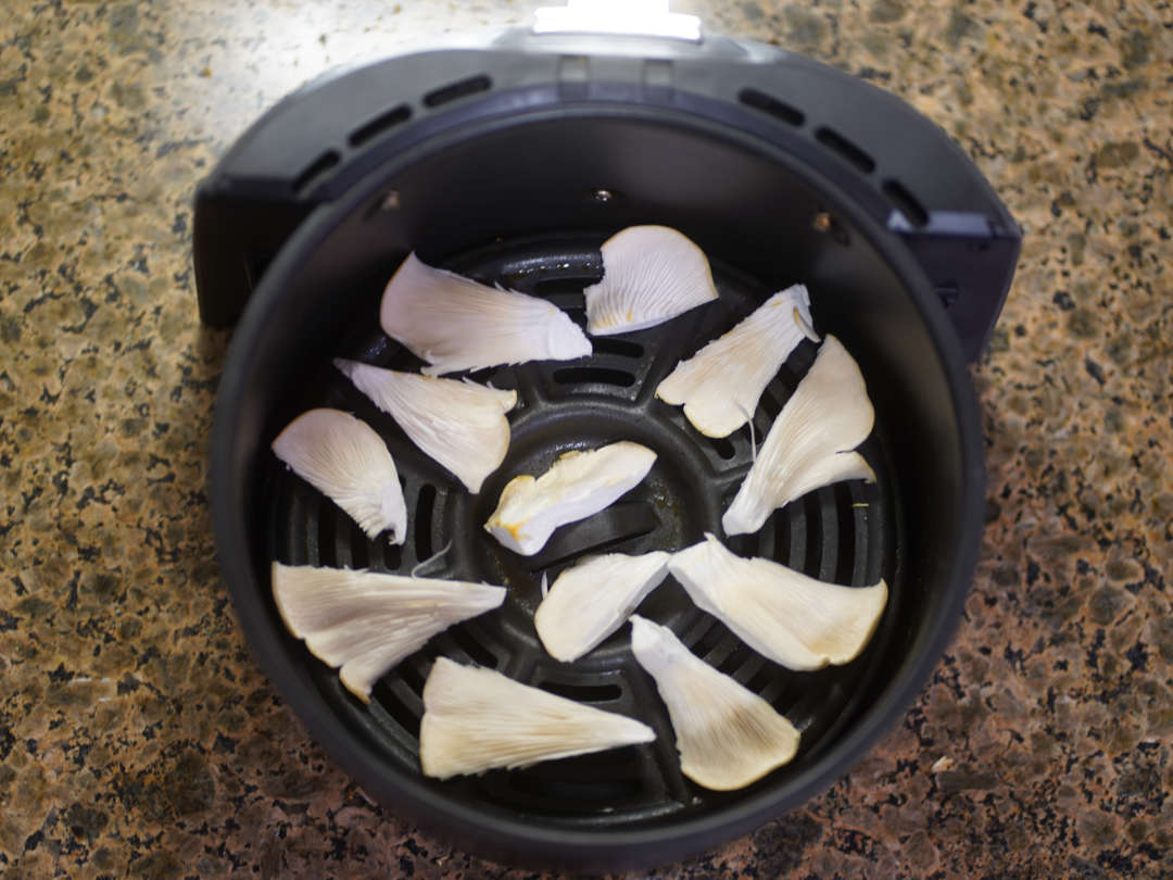 Fresh Sliced White Oyster in Air Fryer